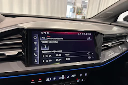 musta Audi Q4 e-tron 2024 kuva 21.