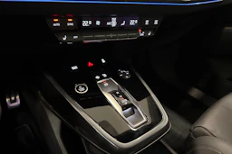 musta Audi Q4 e-tron 2024 kuva 24.