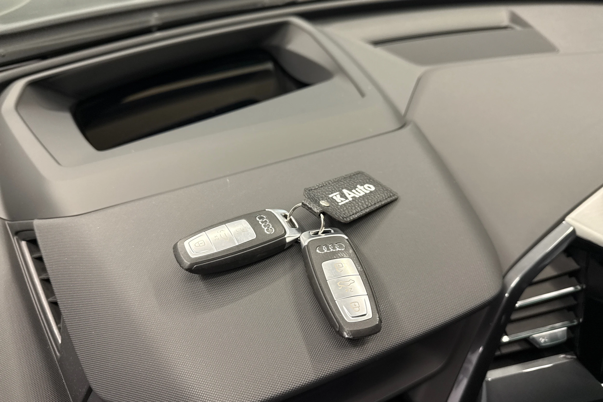 musta Audi Q4 e-tron 2024 kuva 31.