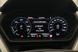 musta Audi Q4 e-tron 2024 kuva 13.