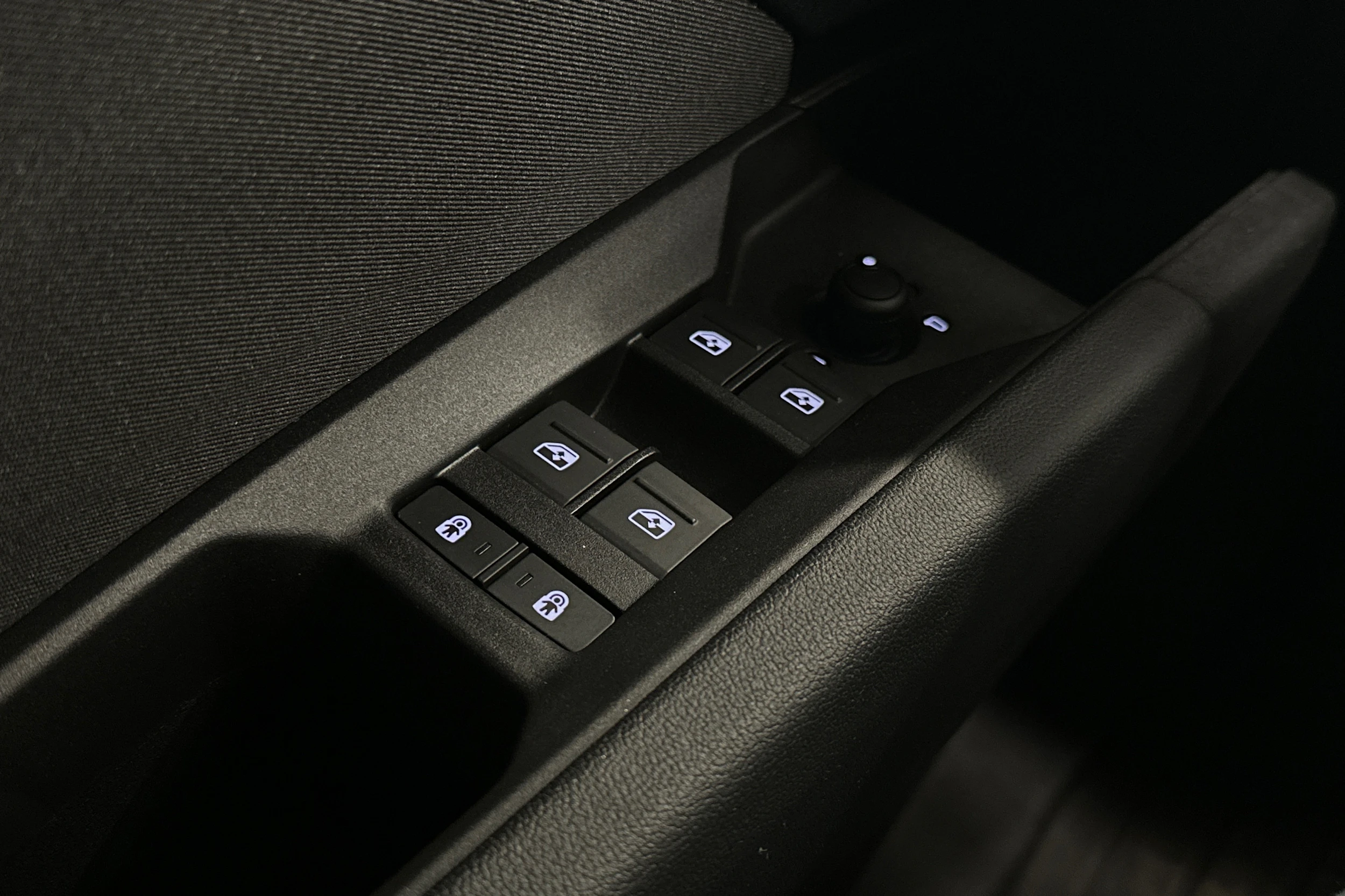 musta Audi Q4 e-tron 2024 kuva 14.