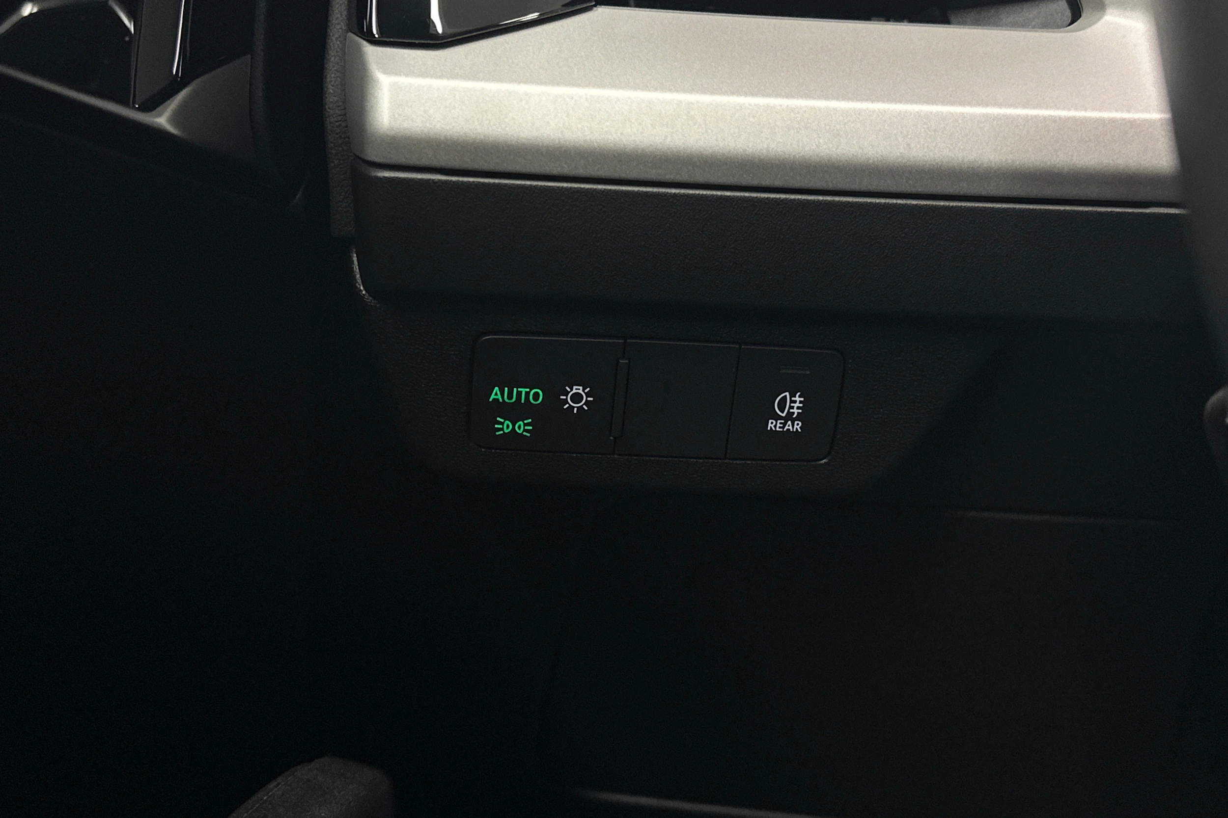 musta Audi Q4 e-tron 2024 kuva 15.