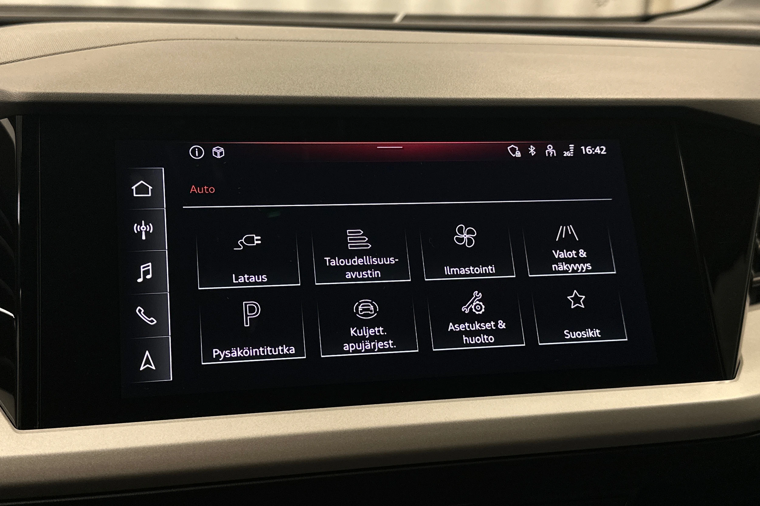musta Audi Q4 e-tron 2024 kuva 22.