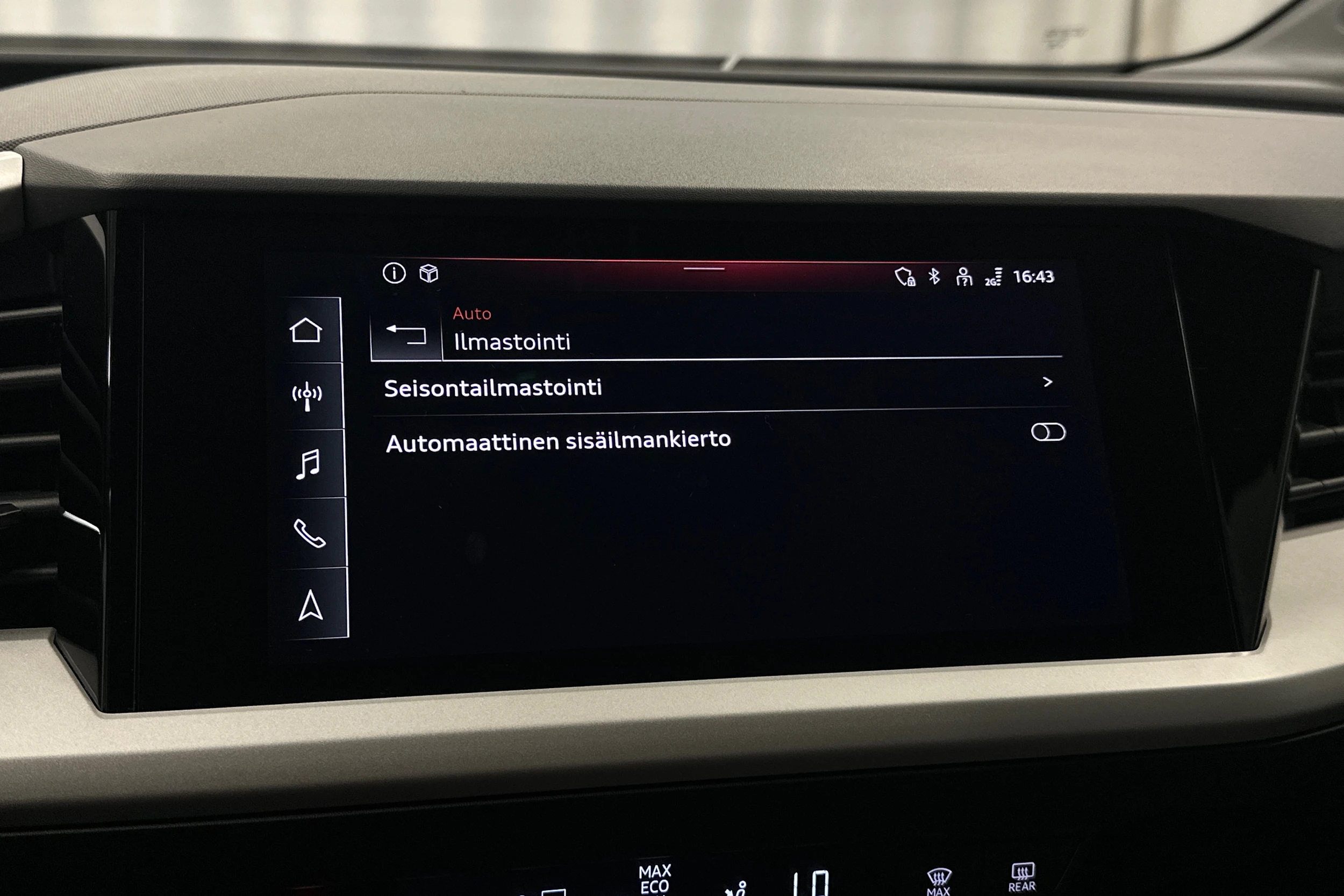 musta Audi Q4 e-tron 2024 kuva 23.