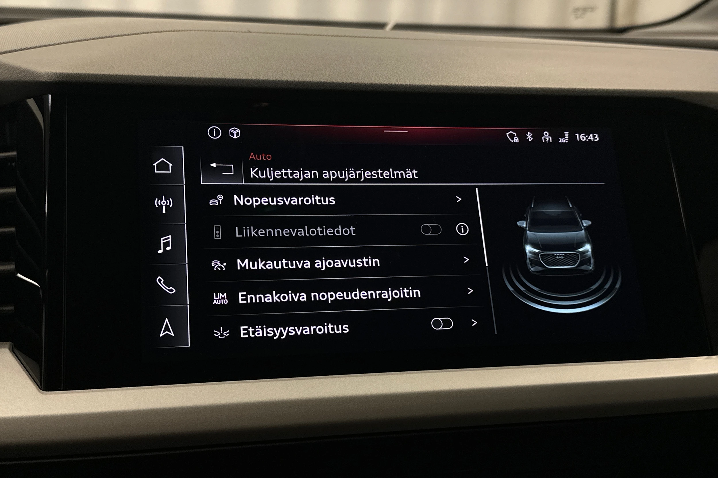 musta Audi Q4 e-tron 2024 kuva 25.