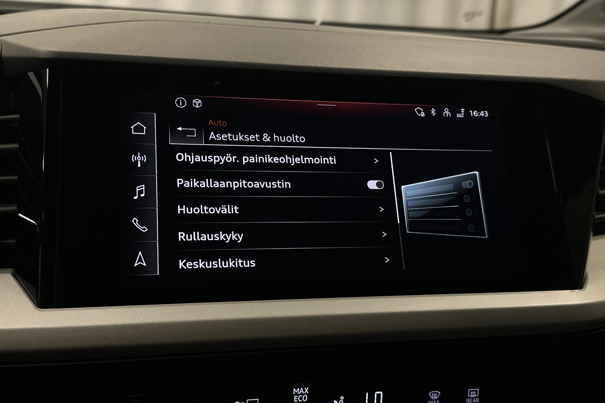 musta Audi Q4 e-tron 2024 kuva 27.