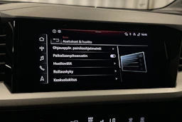musta Audi Q4 e-tron 2024 kuva 27.