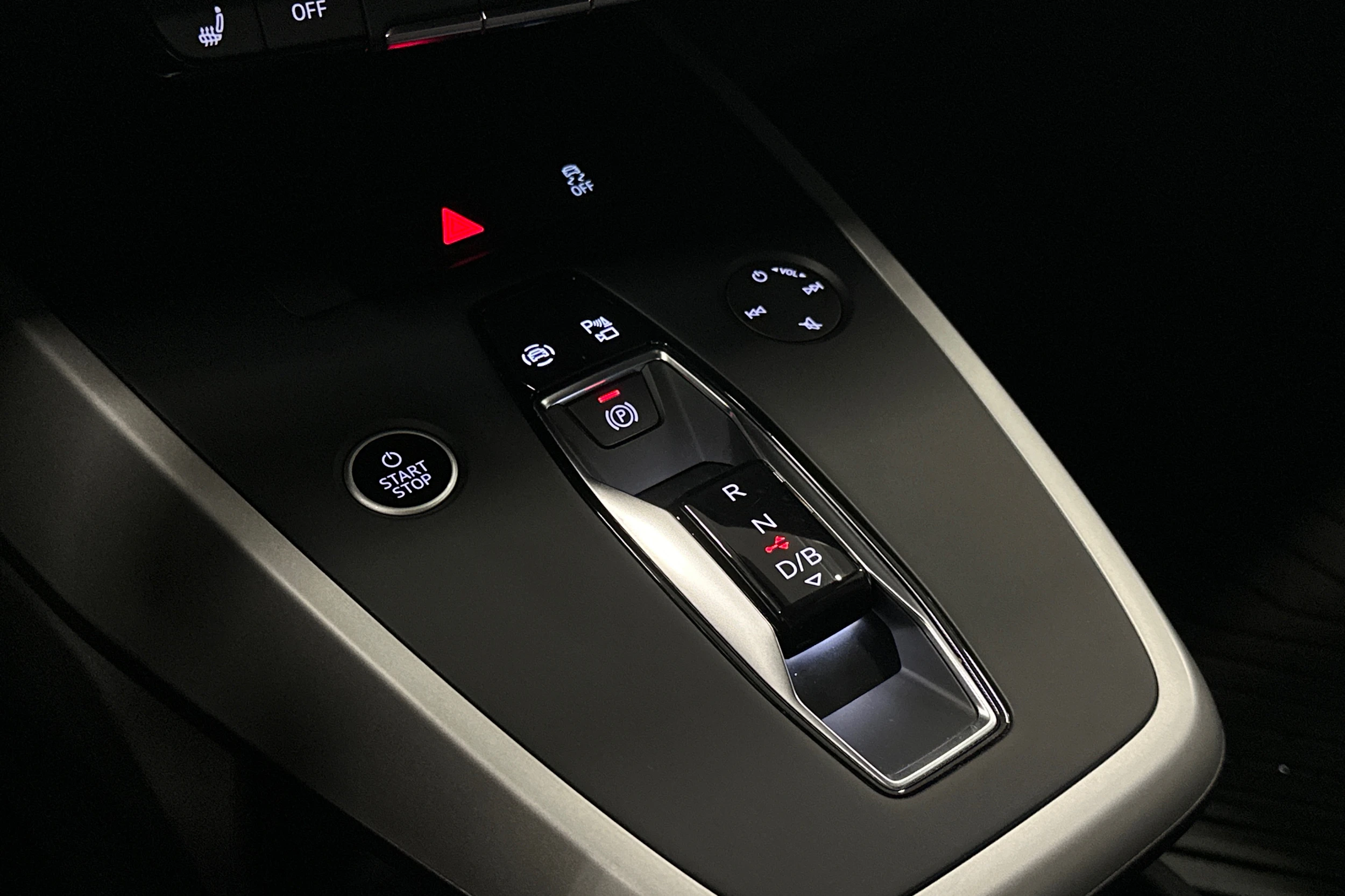 musta Audi Q4 e-tron 2024 kuva 32.
