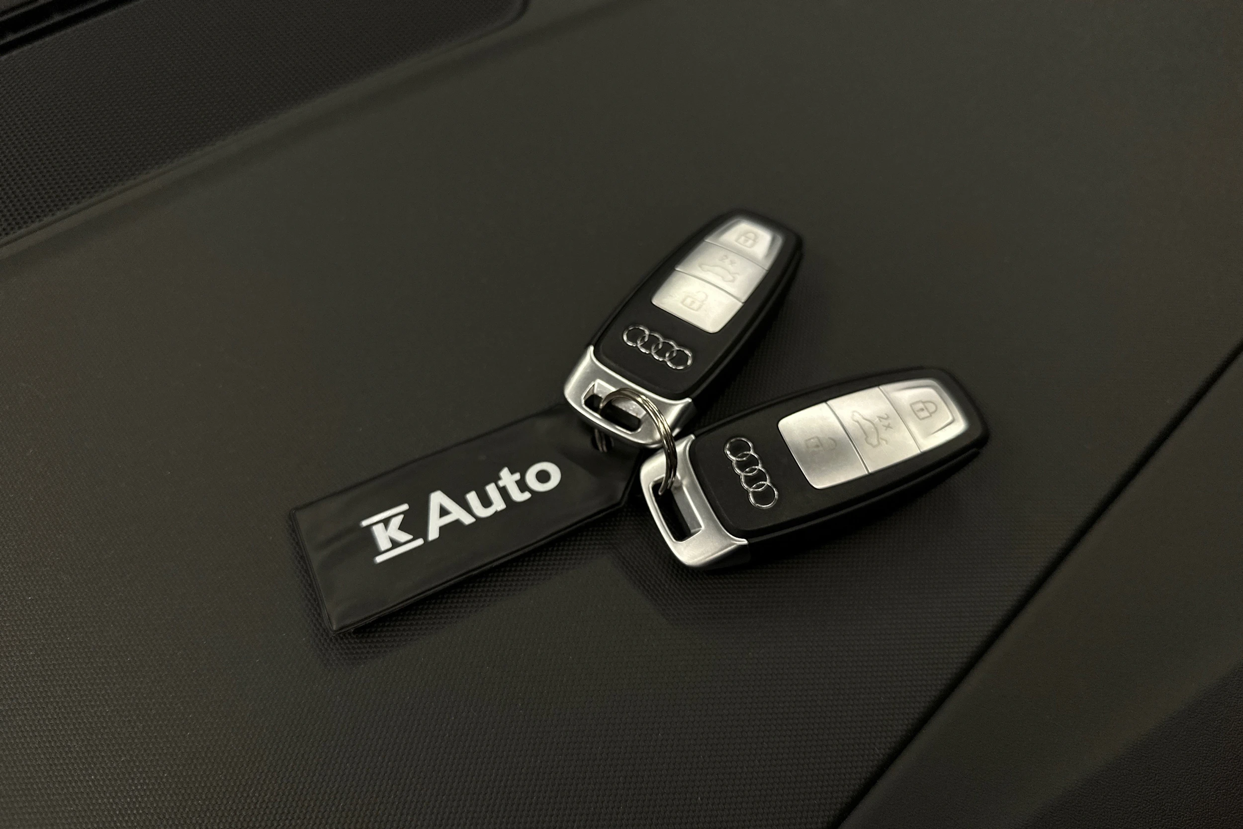 musta Audi Q4 e-tron 2024 kuva 39.