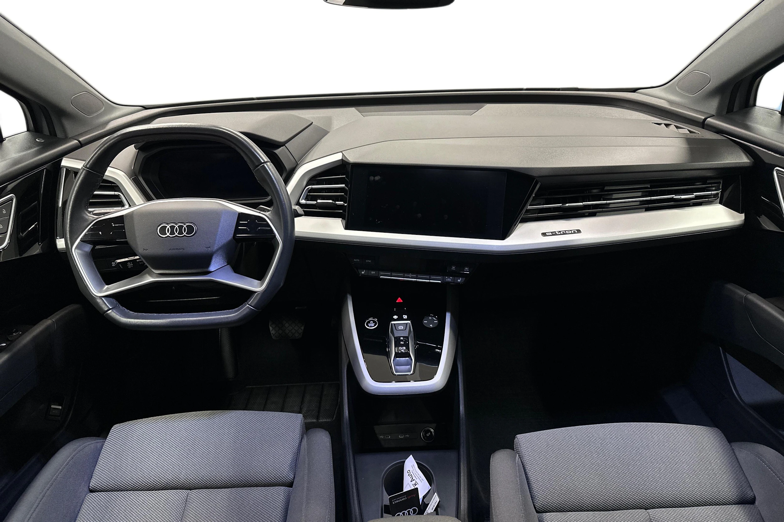 harmaa Audi Q4 e-tron 2024 kuva 7.