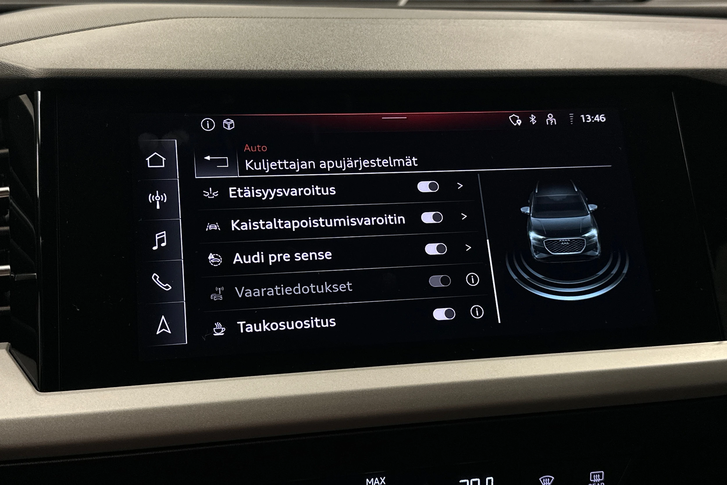 harmaa Audi Q4 e-tron 2024 kuva 24.