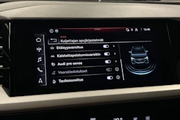 harmaa Audi Q4 e-tron 2024 kuva 24.