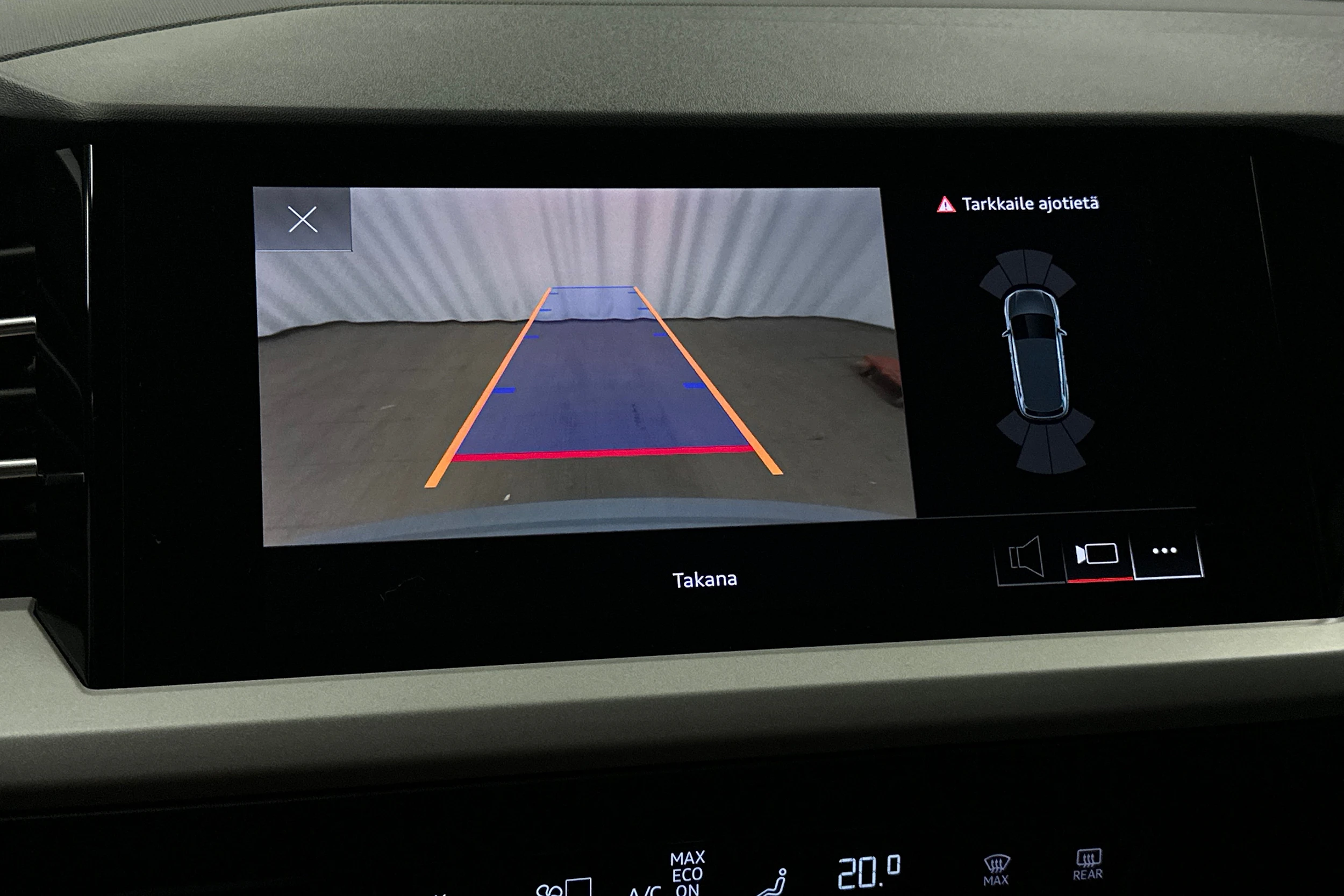 harmaa Audi Q4 e-tron 2024 kuva 26.