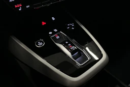 harmaa Audi Q4 e-tron 2024 kuva 28.