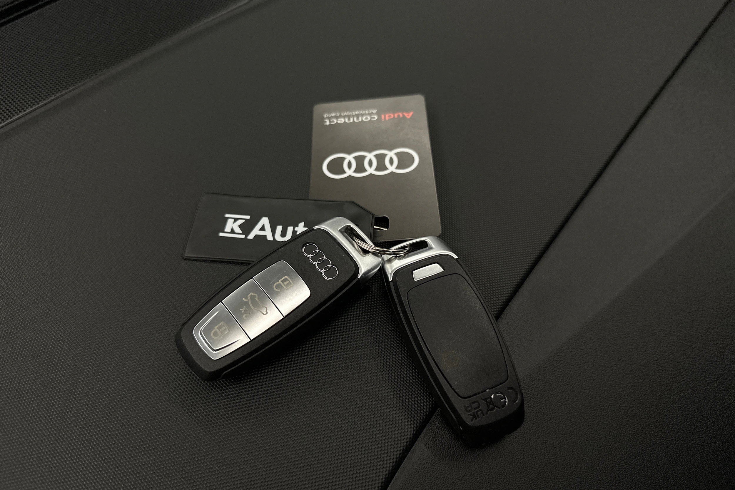 harmaa Audi Q4 e-tron 2024 kuva 31.