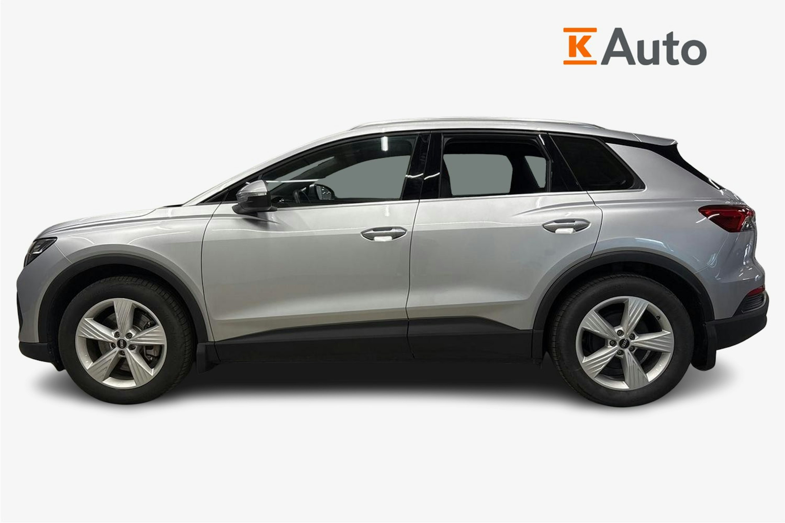 harmaa Audi Q4 e-tron 2024 kuva 6.