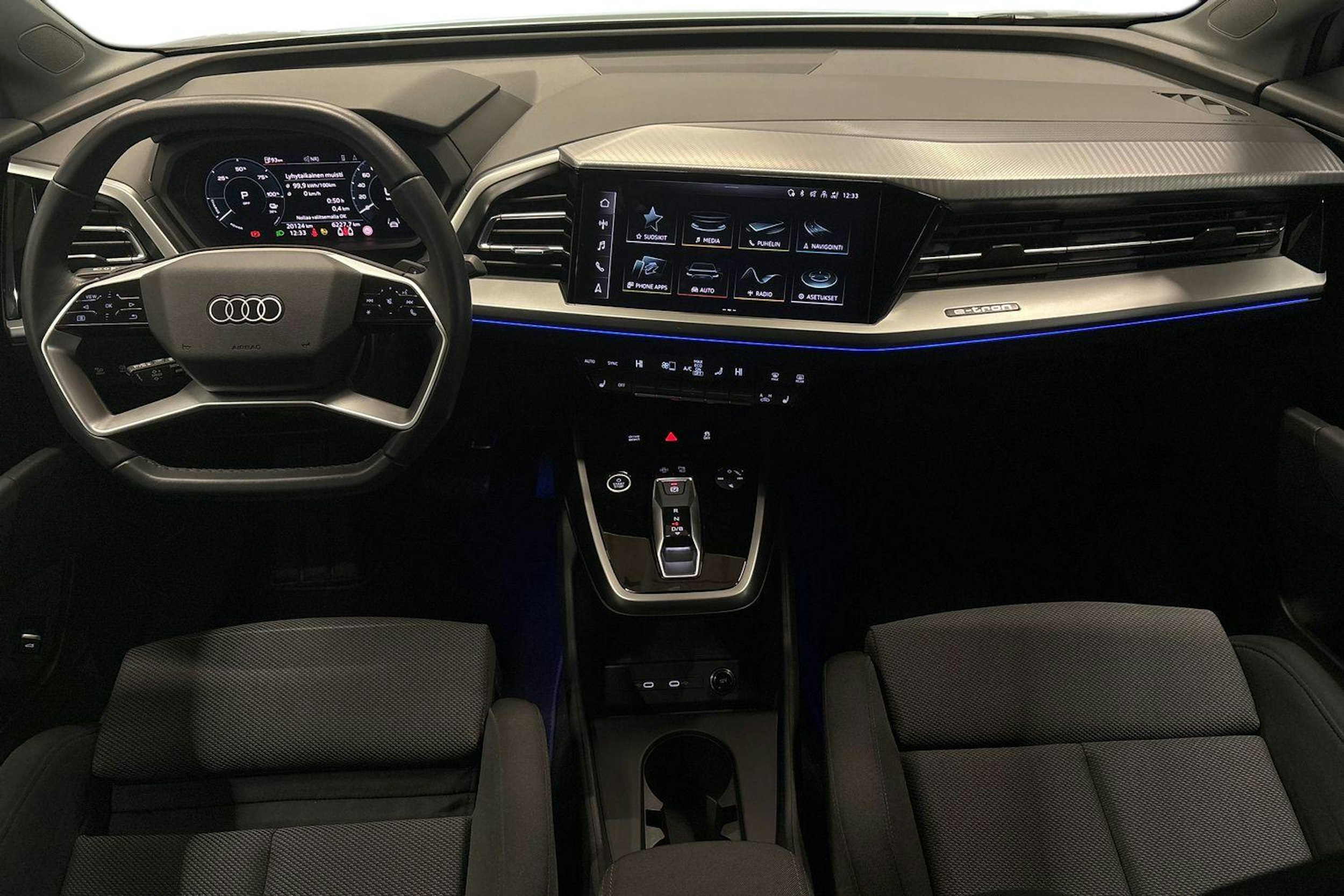 harmaa Audi Q4 e-tron 2024 kuva 9.