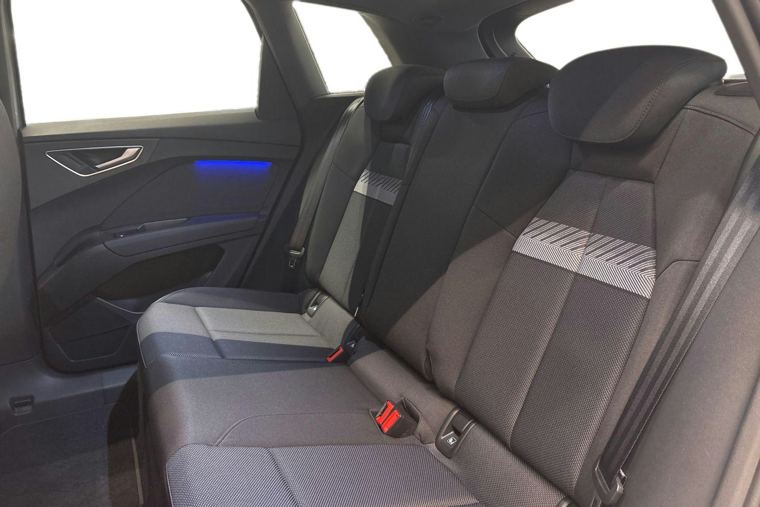 harmaa Audi Q4 e-tron 2024 kuva 10.