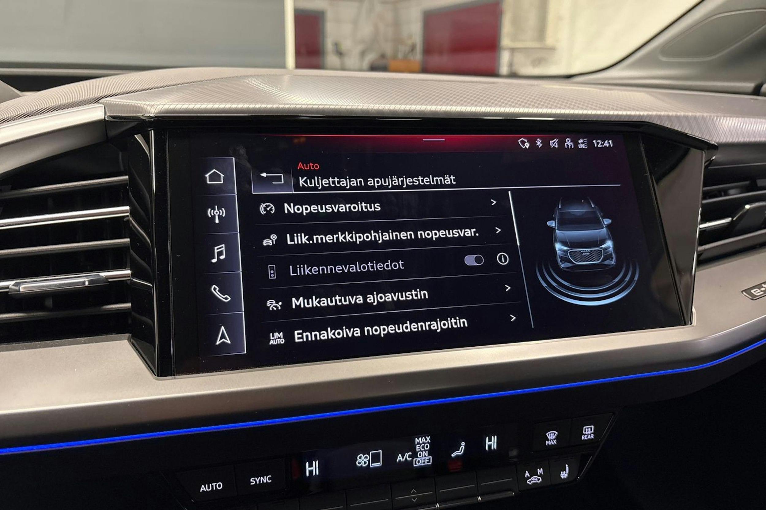harmaa Audi Q4 e-tron 2024 kuva 26.