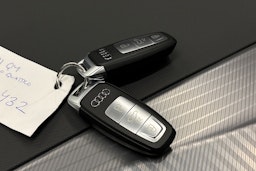 harmaa Audi Q4 e-tron 2024 kuva 31.