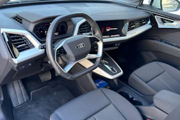 valkoinen Audi Q4 e-tron 2024 kuva 3.