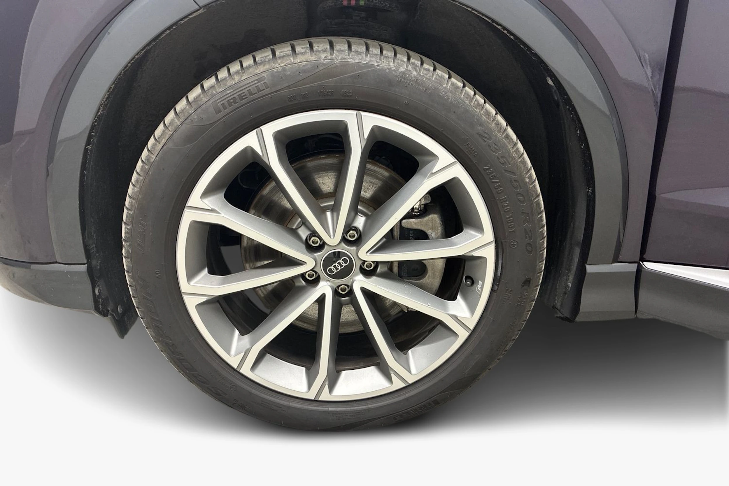 Violetti Audi Q4 e-tron 2024 kuva 9.