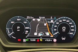 Violetti Audi Q4 e-tron 2024 kuva 13.