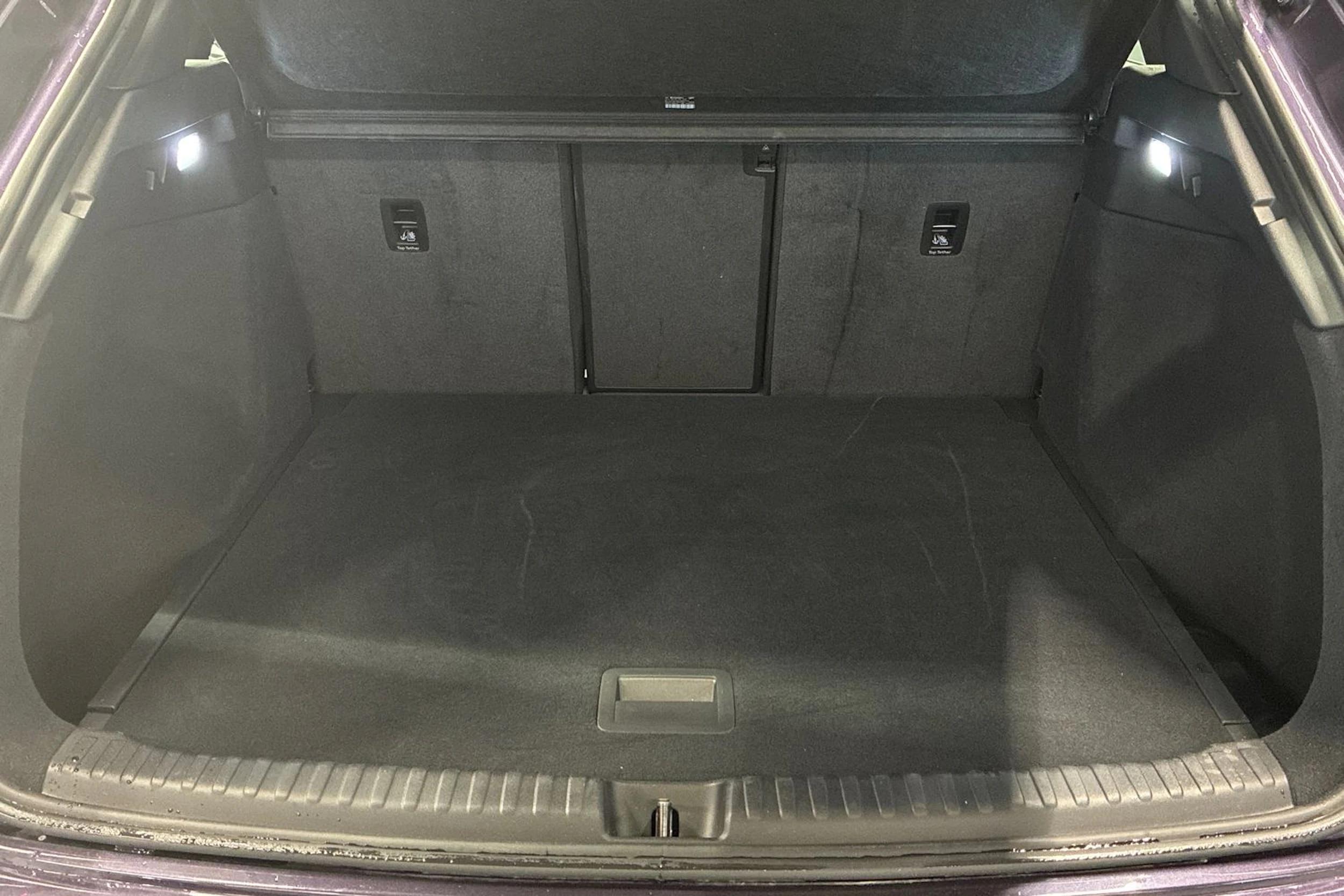 Violetti Audi Q4 e-tron 2024 kuva 24.