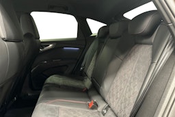 musta Audi Q4 e-tron 2024 kuva 8.
