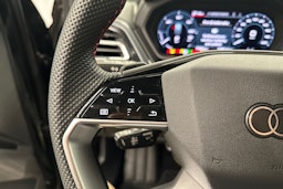 musta Audi Q4 e-tron 2024 kuva 11.