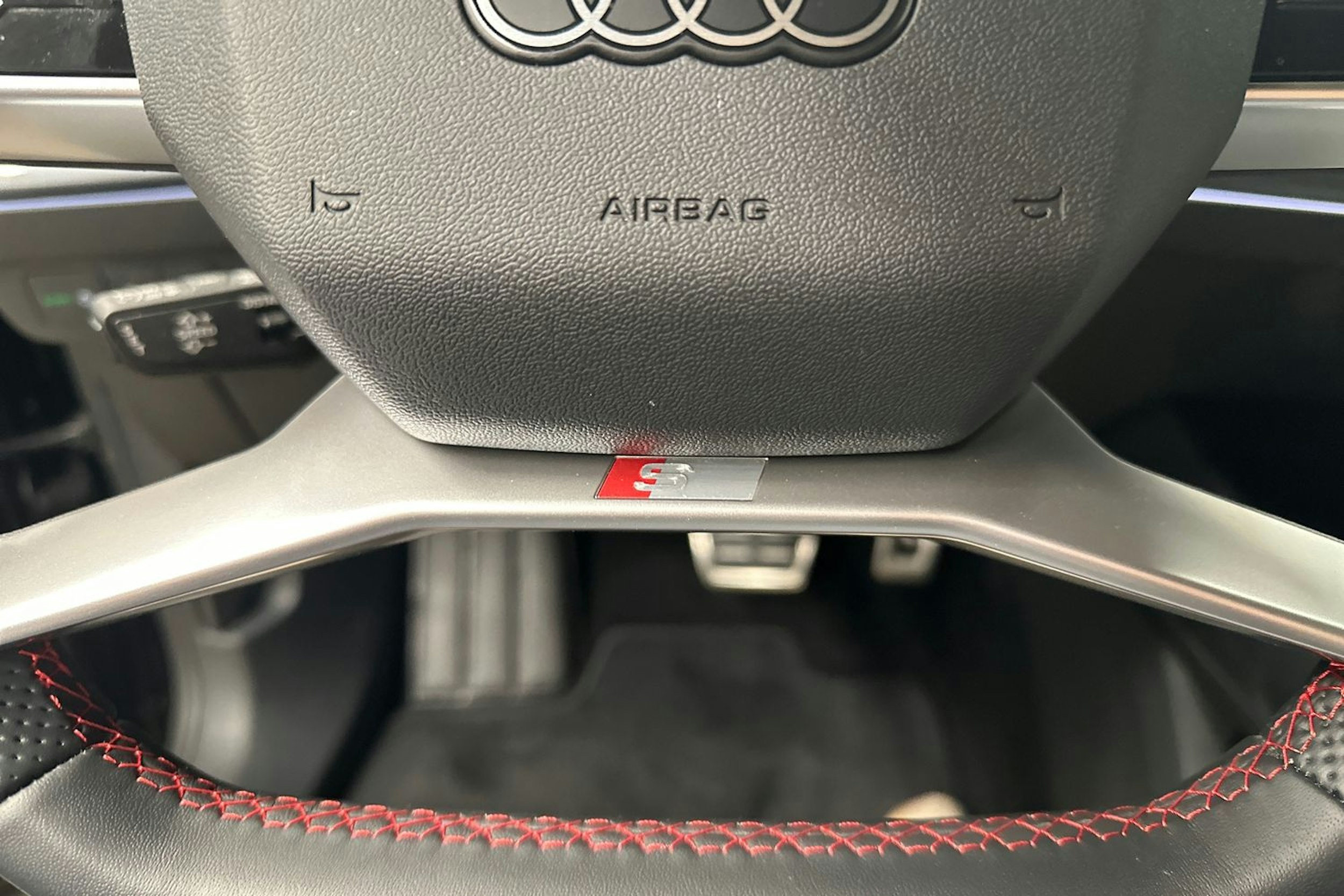 musta Audi Q4 e-tron 2024 kuva 14.