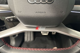 musta Audi Q4 e-tron 2024 kuva 14.