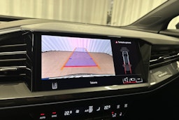 musta Audi Q4 e-tron 2024 kuva 17.