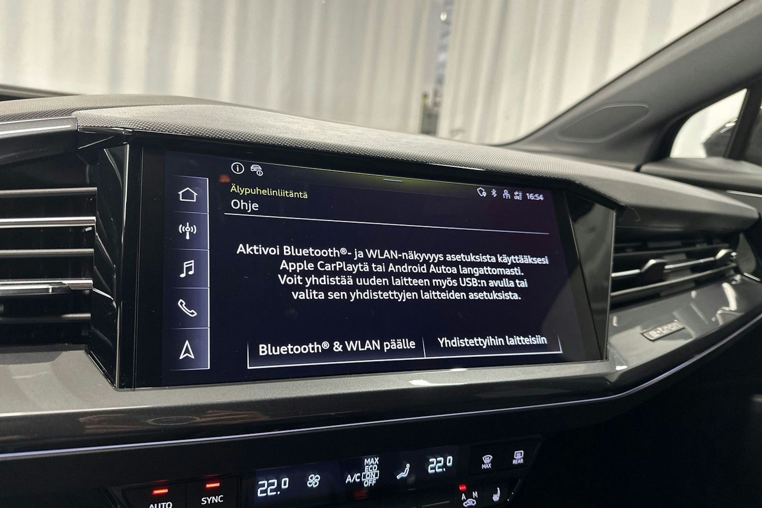 musta Audi Q4 e-tron 2024 kuva 24.