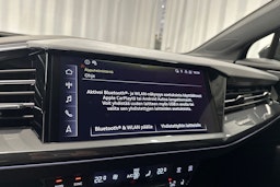 musta Audi Q4 e-tron 2024 kuva 24.