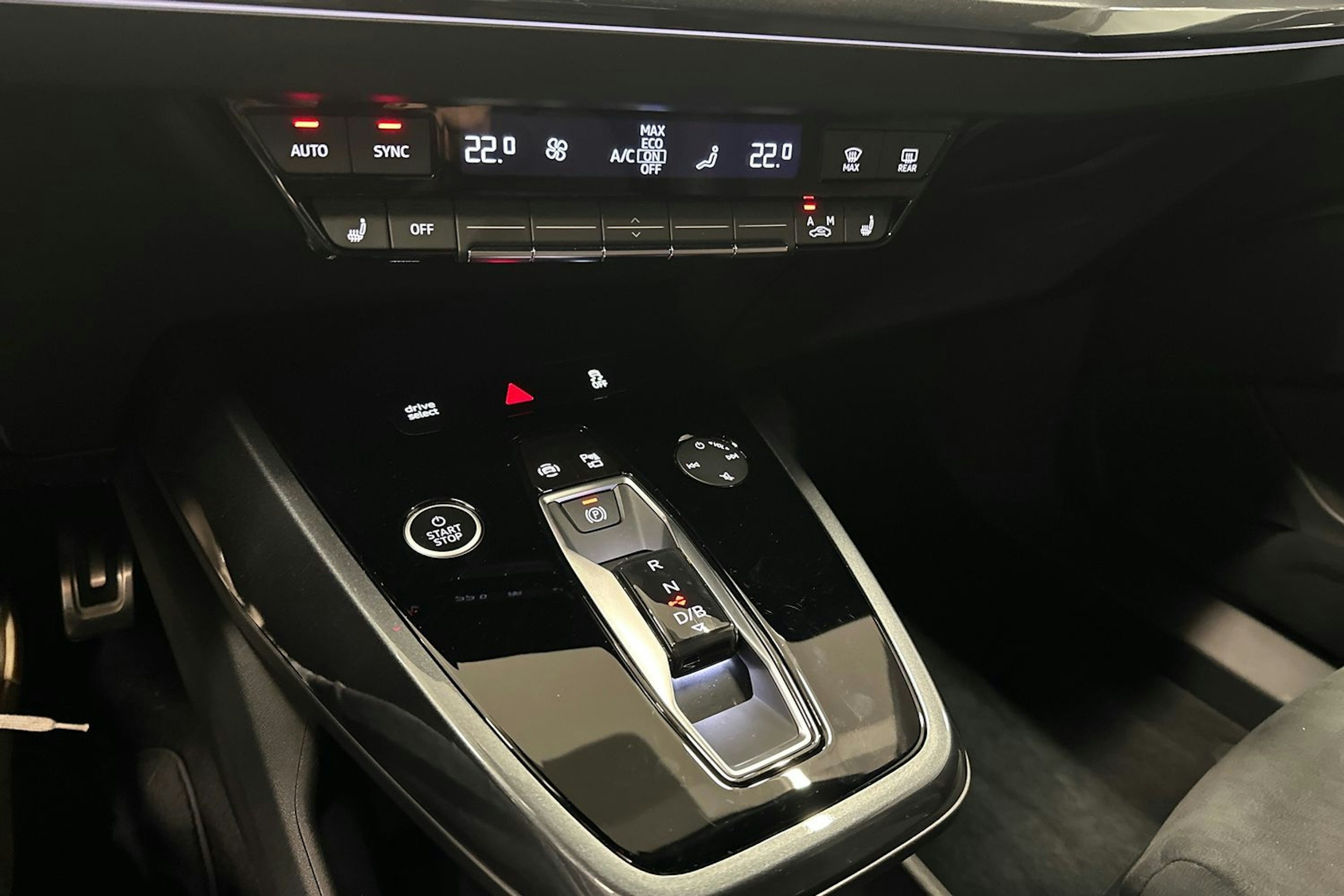 musta Audi Q4 e-tron 2024 kuva 25.