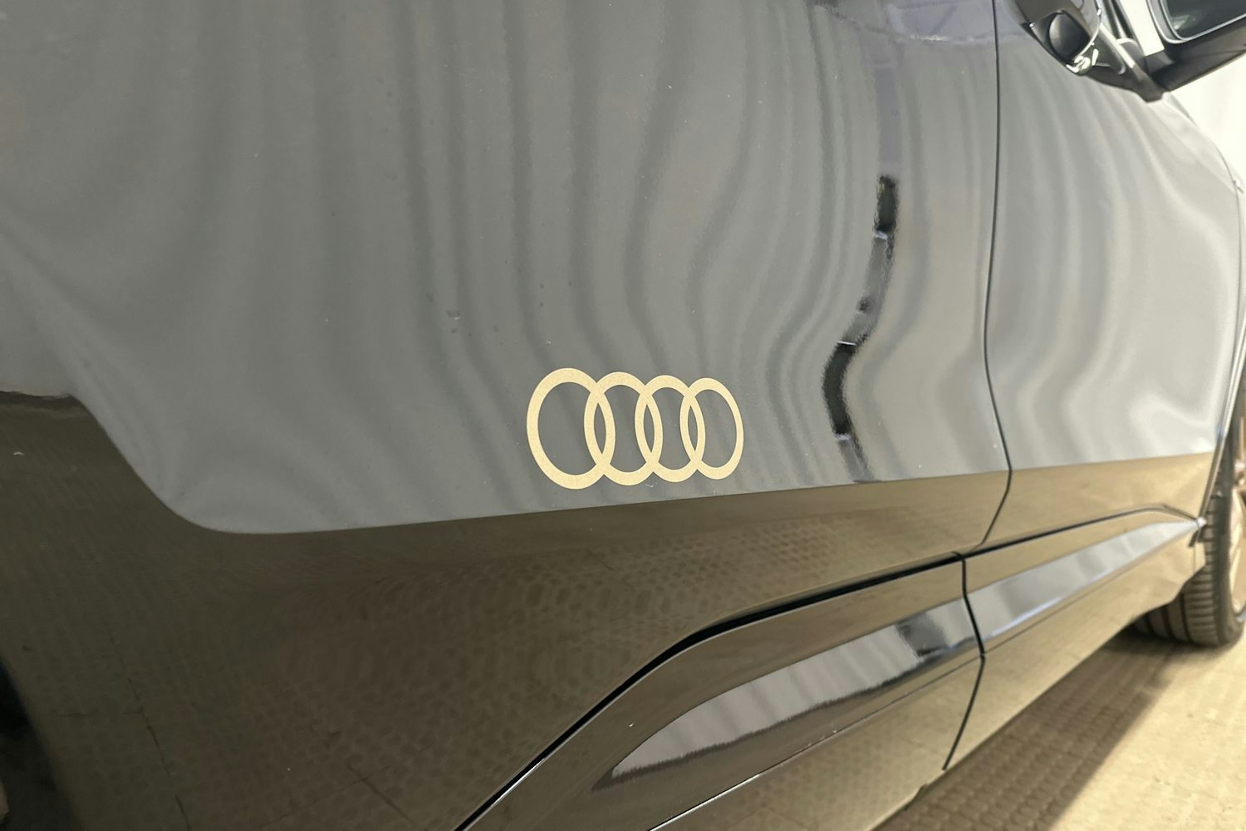 musta Audi Q4 e-tron 2024 kuva 32.
