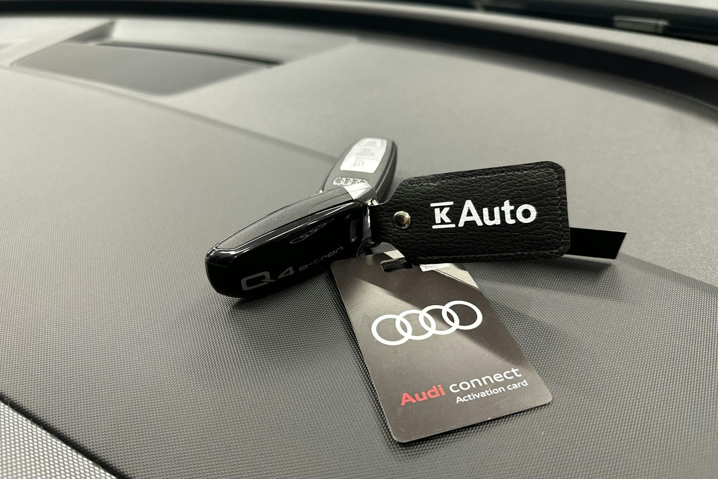 musta Audi Q4 e-tron 2024 kuva 34.