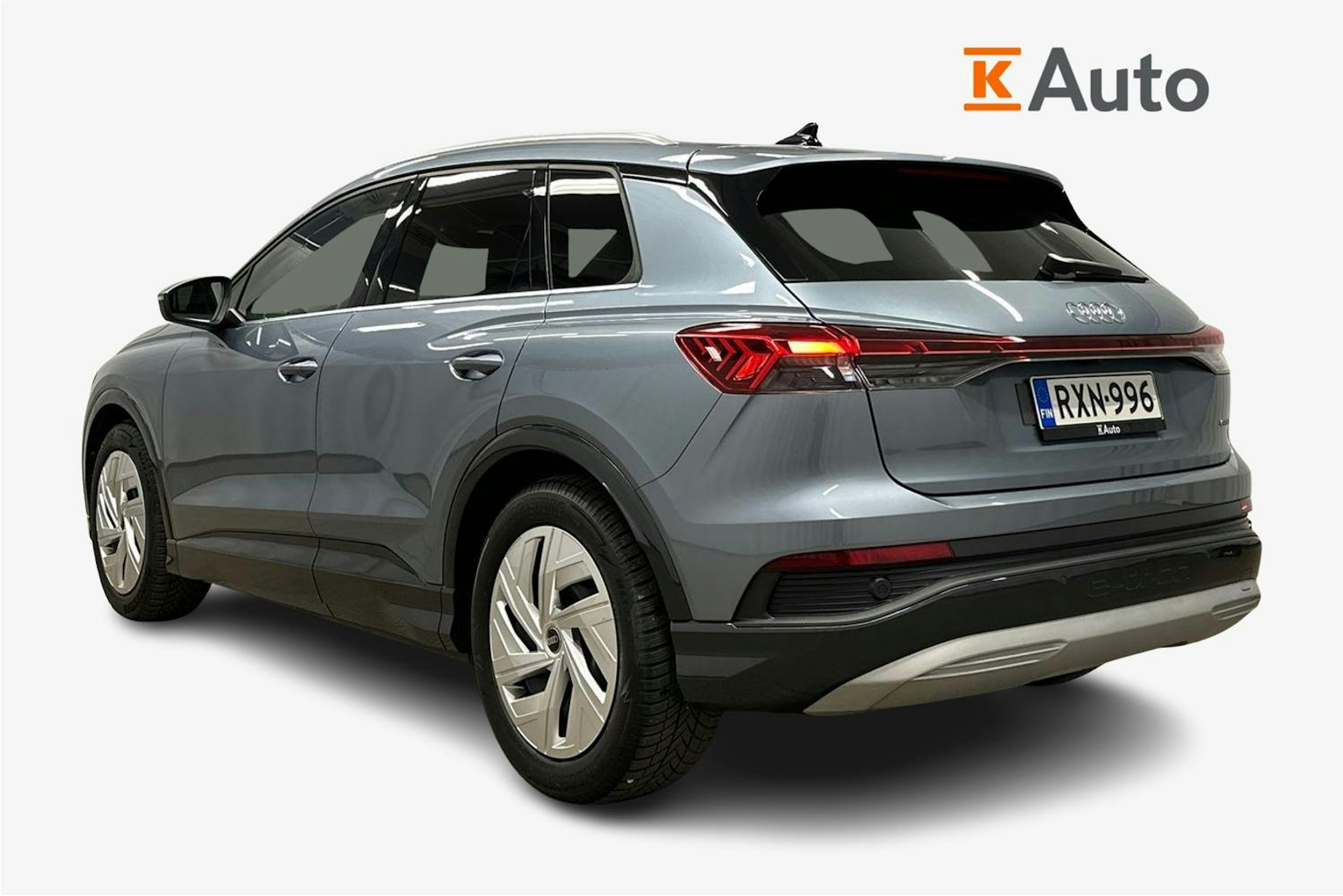 sininen Audi Q4 e-tron 2024 kuva 2.