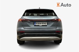 sininen Audi Q4 e-tron 2024 kuva 3.