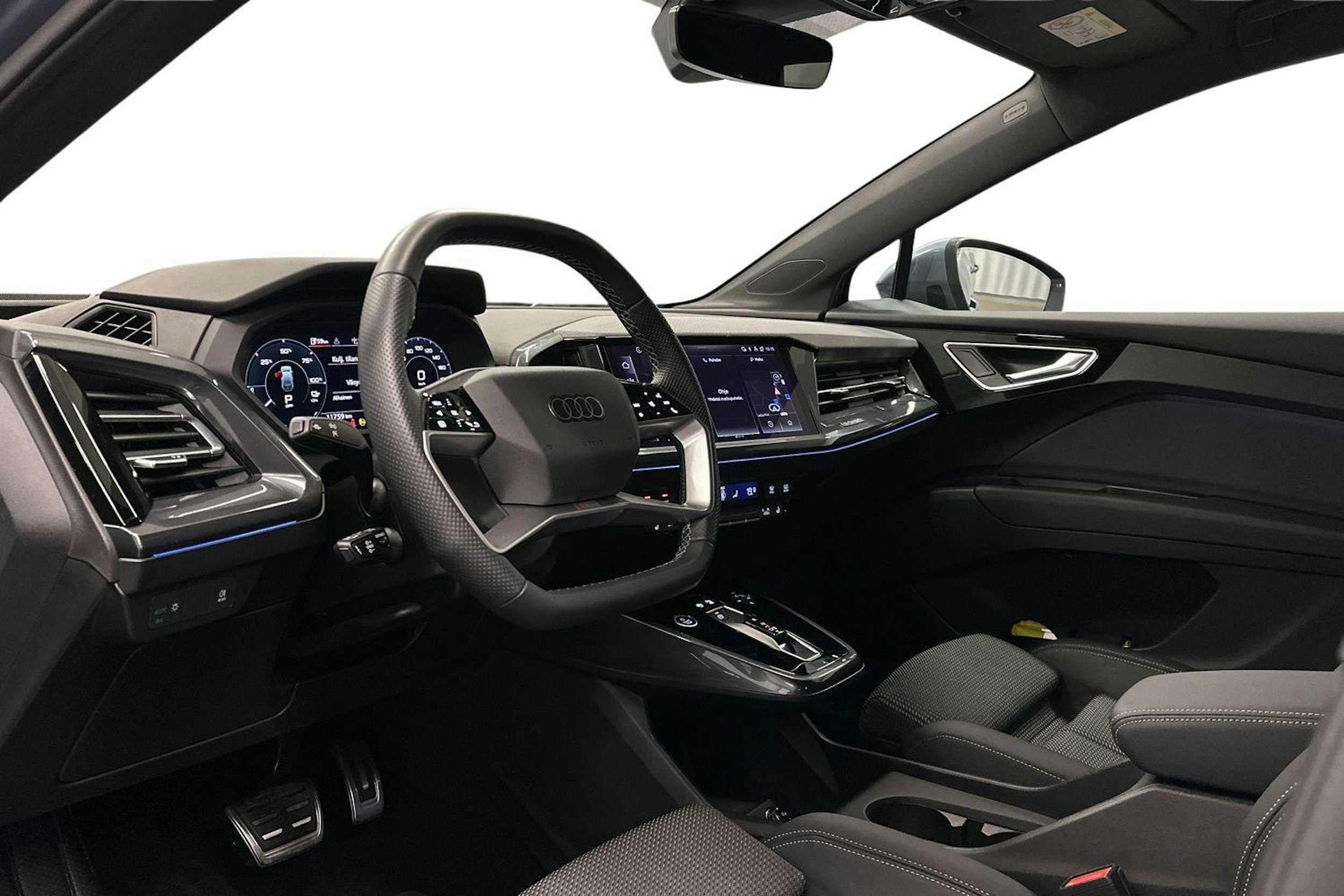 sininen Audi Q4 e-tron 2024 kuva 6.