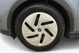 sininen Audi Q4 e-tron 2024 kuva 9.