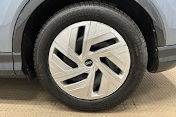 sininen Audi Q4 e-tron 2024 kuva 10.