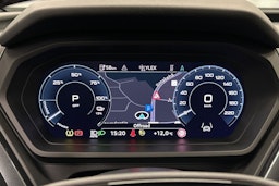 sininen Audi Q4 e-tron 2024 kuva 18.
