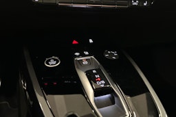 sininen Audi Q4 e-tron 2024 kuva 22.