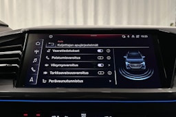 sininen Audi Q4 e-tron 2024 kuva 27.