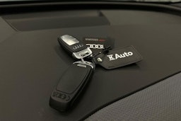 sininen Audi Q4 e-tron 2024 kuva 33.