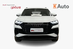 valkoinen Audi Q4 e-tron 2024 kuva 4.
