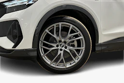 valkoinen Audi Q4 e-tron 2024 kuva 9.