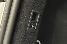 valkoinen Audi Q4 e-tron 2024 kuva 13.